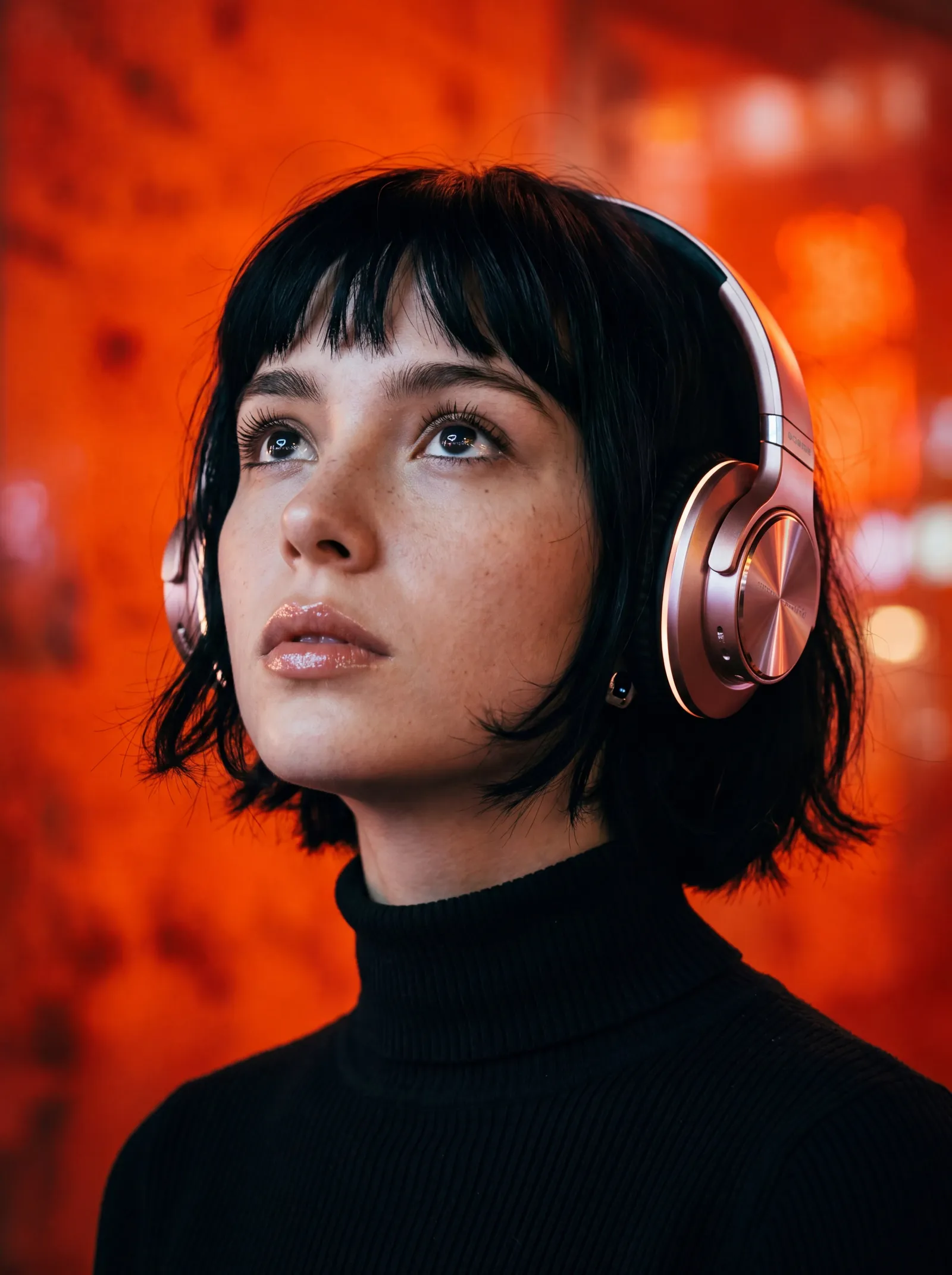 Retrato cyberpunk fones rose gold