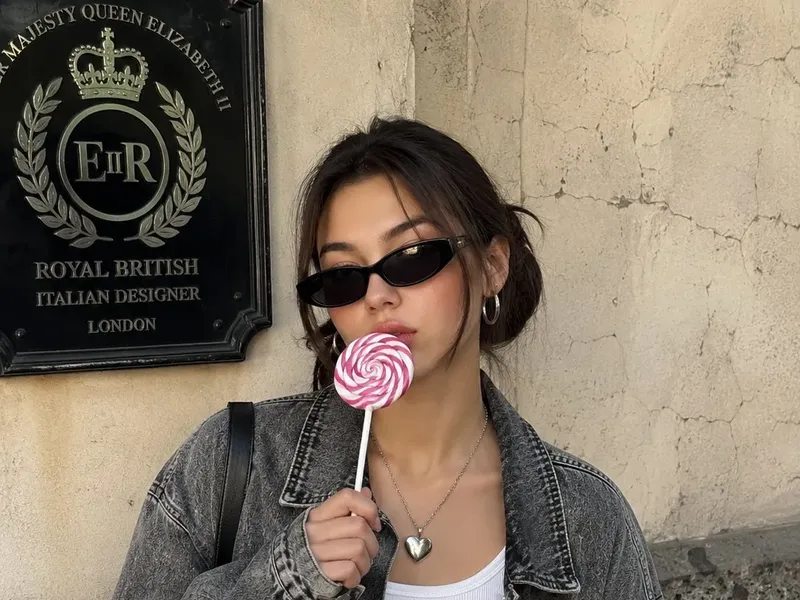 Korean cool-girl lollipop street style
