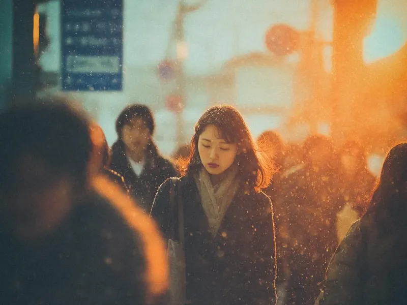 新海誠風・雪夜の東京の人混み